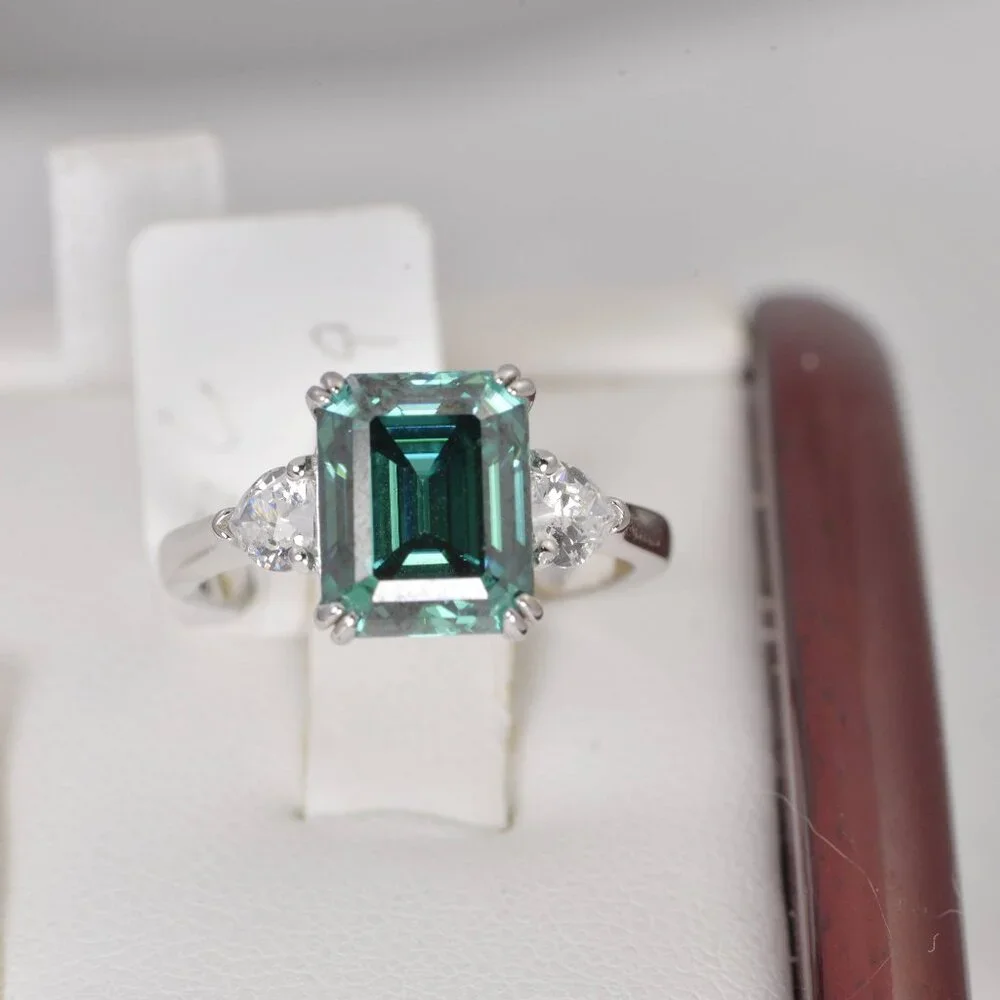 4.0 ct Emerald Green Cut Moissanite Engagement Ring 925